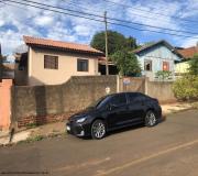 Casa para Venda, em Cornélio Procópio, bairro Vila Moreira, 2 dormitórios, 1 banheiro, 1 vaga